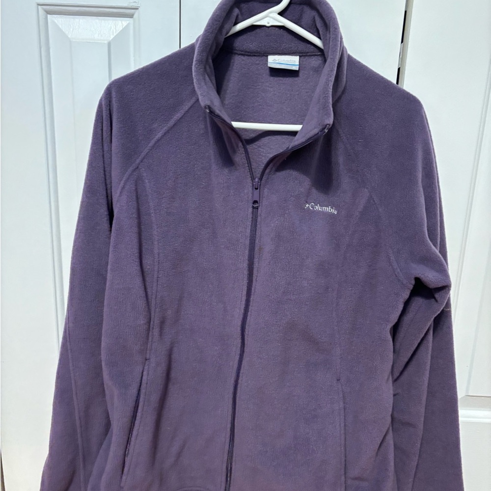 Columbia purple fleece jacket XL. Warm, soft, minimal wear, zip pockets